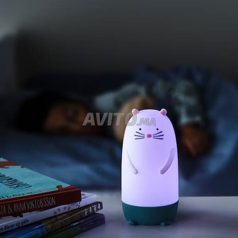 Veilleuse à LED, forme de loutre multicolore