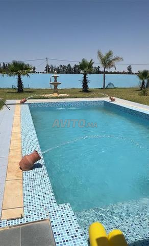 ارض 8000متر وفيلا 170متر على الطريق  - 2