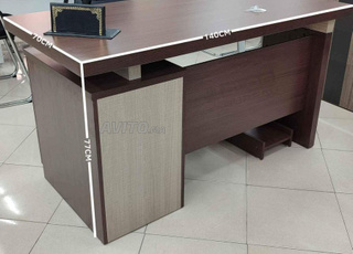 مكاتب وكراسي عالية جودة 