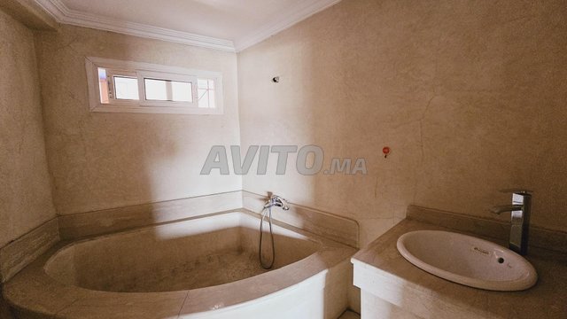 apparemment à vendre à aswak Salam bab doukala 