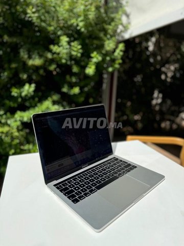 PC MacBook Pro 2018 Touchbar Avec Chargeur