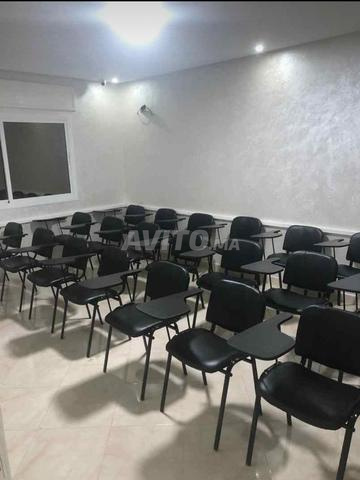 chaise avec écritoire 