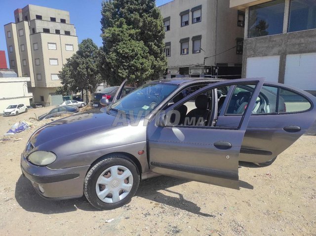 Renault Megane occasion Diesel Modèle 2001