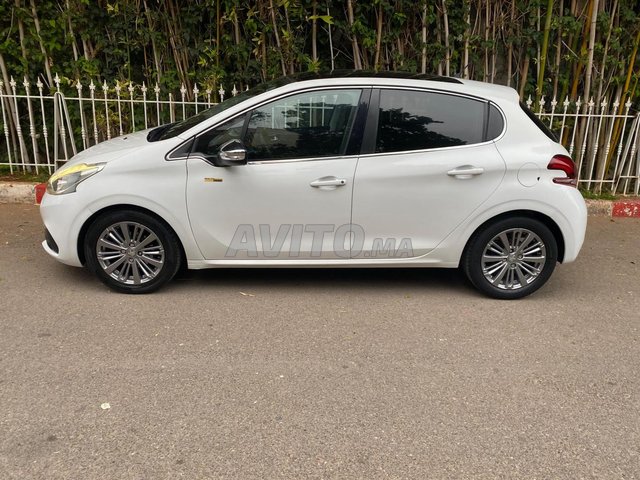 Peugeot 208 occasion Diesel Modèle 2017