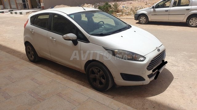 Voiture Ford Fiesta 2015 à Meknès  Diesel  - 7 chevaux