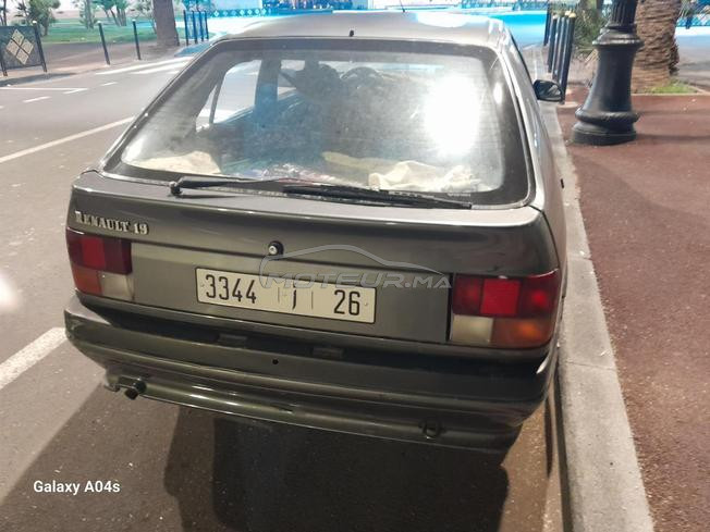 voiture r19 à vendre 
