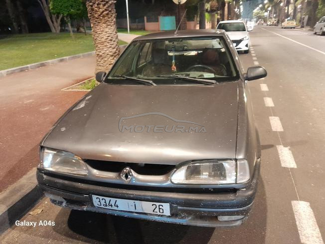 voiture r19 à vendre 