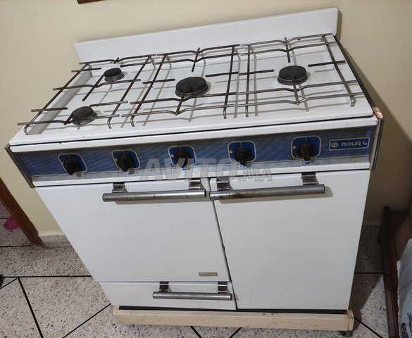 Réfrigerateur, Cuisinière et Tapis