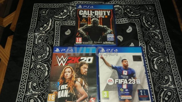 FIFA23 et call of duty black ops 3 et WWE20 2k 