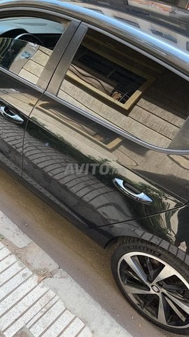 Seat Leon Diesel Manuelle 2017 à Casablanca