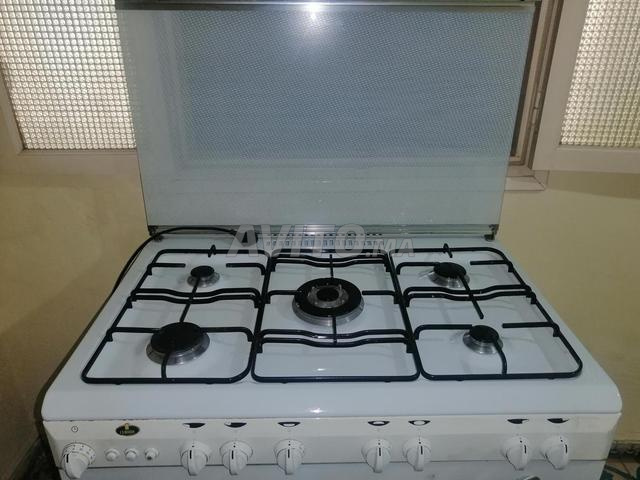 Cuisine 5 Brûleurs et four à gaz 