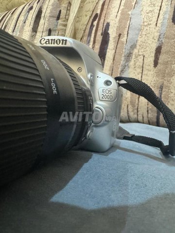 caméra DSLR canon 200d