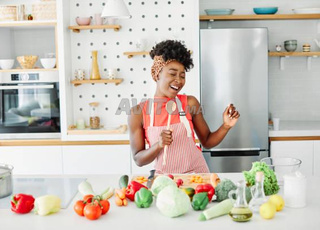 Femme de ménage et nounou africaine