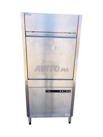  Lave batterie vaisselle pro Hobart Ecomax 702 
