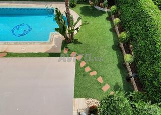 Villa à louer meublée à californie ac piscine