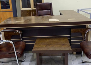 des bureau/أثاث المكاتب/en bois /caisson sfg