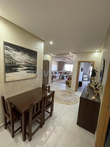 Appartement de Charme avec Vue sur Avenue et la mer