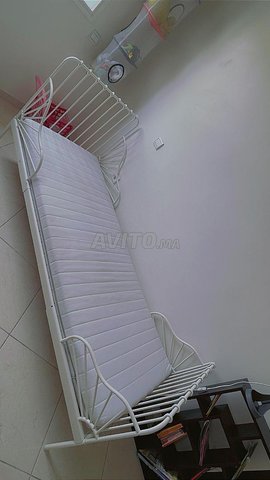 Lit ikea en fer ideal pour enfant de 2 a 10 ans
