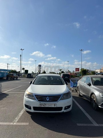 2012 Renault Latitude