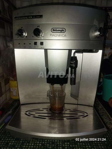 machine a café Delonghi magnifica