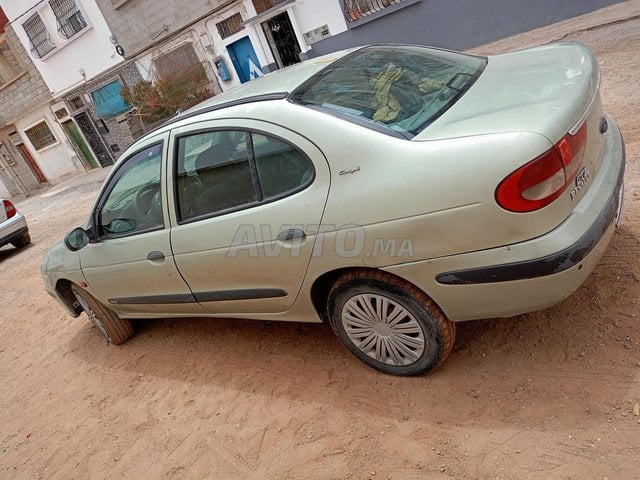 Renault Megane occasion Essence Modèle 2000