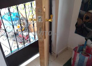 باب خشب صحيحة مبرنزة