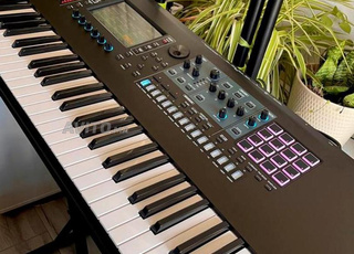 Roland fantom 7 neuf