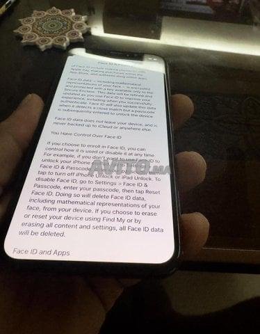 iPhone Xs 64GB battery 75%