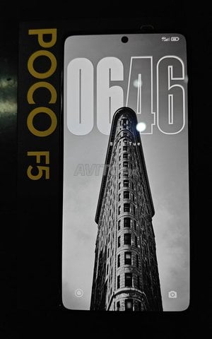 XIAOMI POCO F5 5G 12/256Go presque neuf.