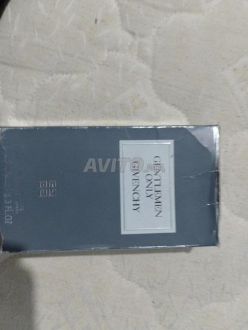 bouteille des parfums originaux vides