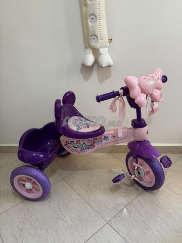 Vélo bébé à trois roues