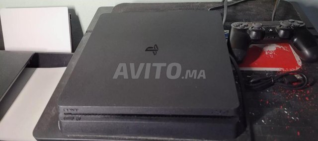 Ps4 slim +MANETTE 
