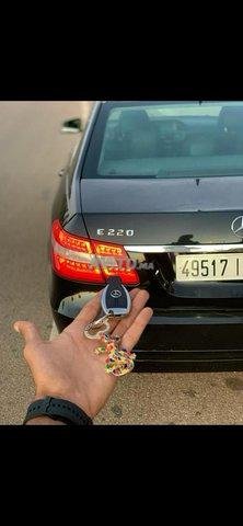 MERCEDES E 220 