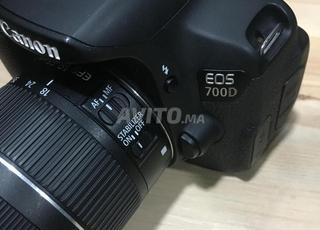 كاميرا كانون EOS 700D SLR بالإضافة إلى عدسة 18-55 مم