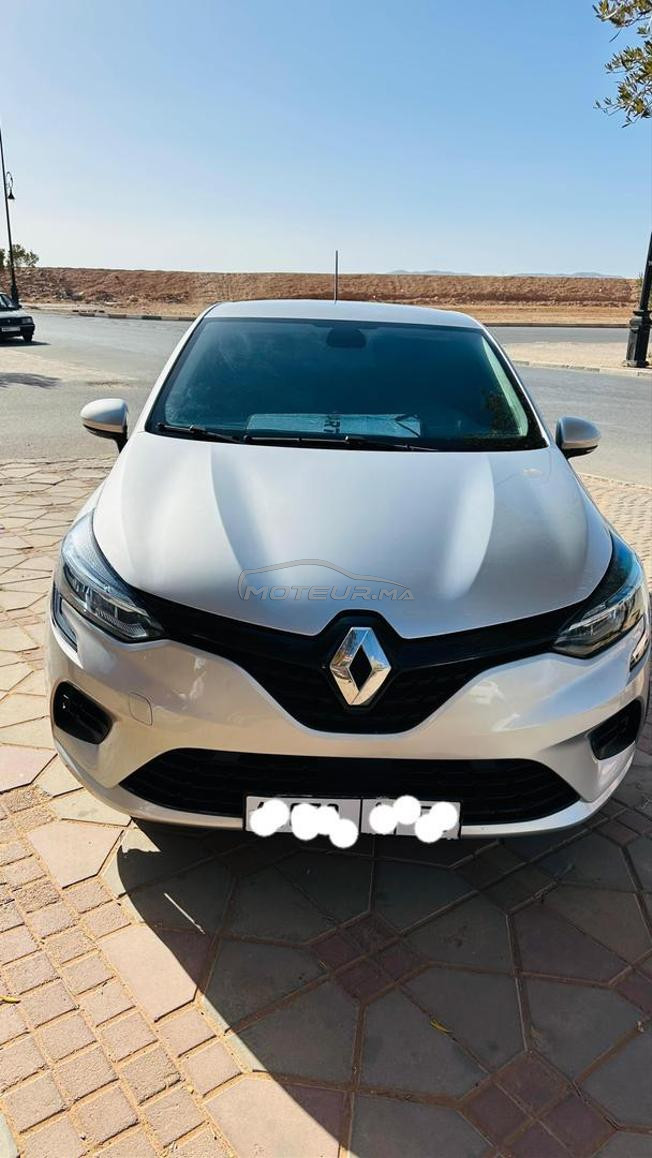 renault clio 5 bonne etat .model 2021 .