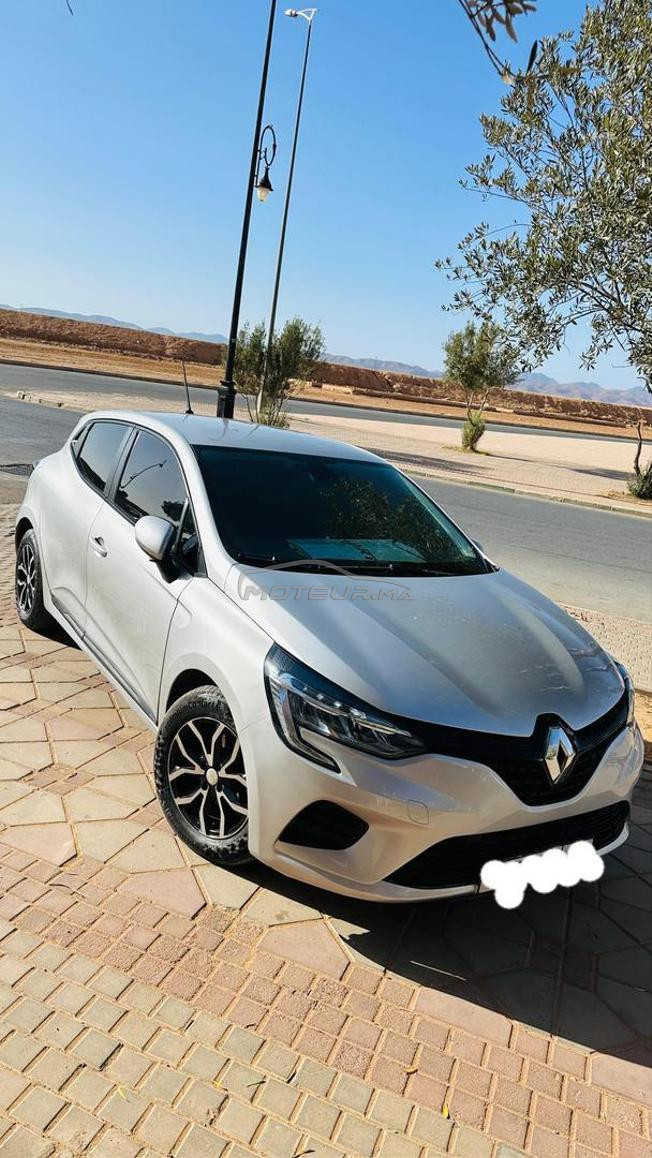 renault clio 5 bonne etat .model 2021 .