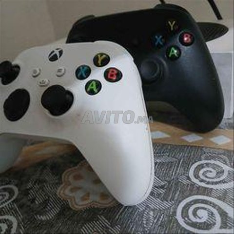 Xbox Siries s 2mannette voir description