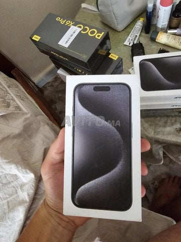 Iphone 15 pro Black titanium neuf 