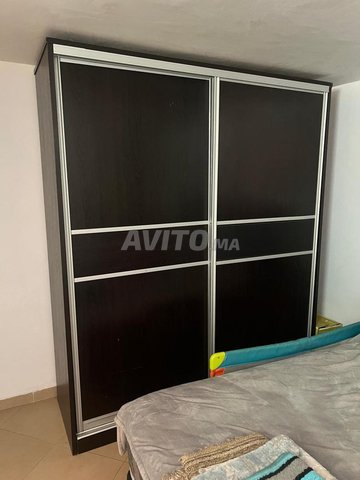 une belle armoire à vendre