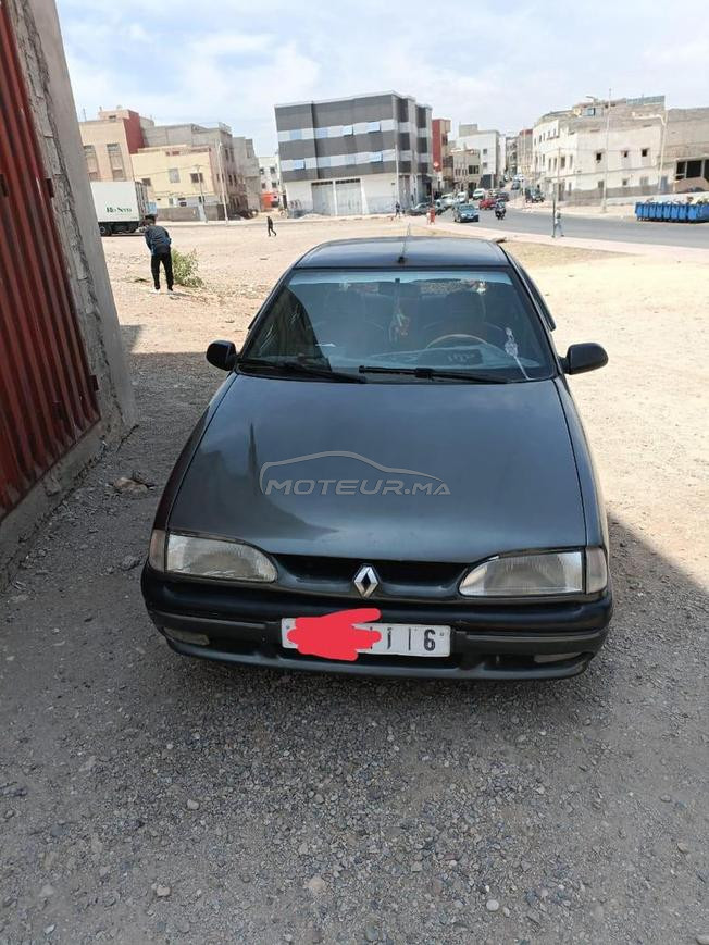 Renault 19 essence n9iya  