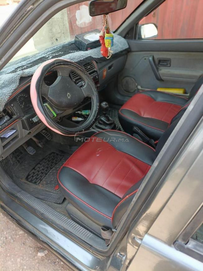 Renault 19 essence n9iya  