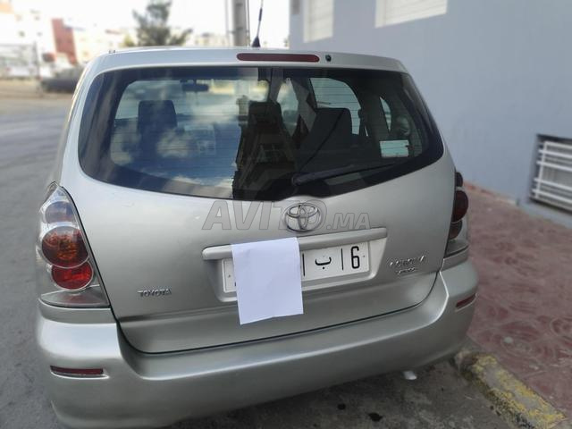 voiture toyota corolla verso  à  vendre - 2