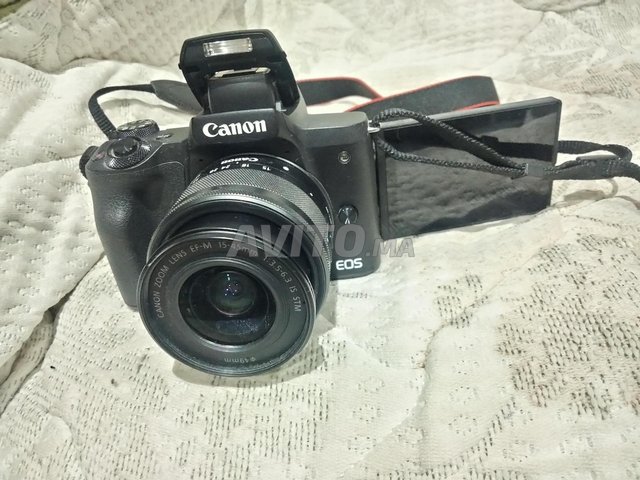 Canon EOS M50 DSLR Bonne Etat 