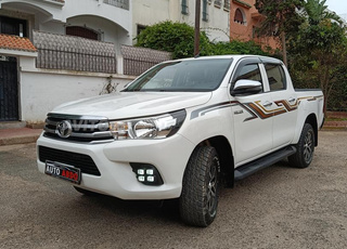 Toyota hilux double cabine full options 11/2019