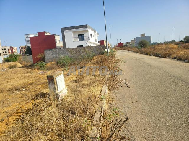 Terrain villa titré 288m2 3 façades bien orienté - 2