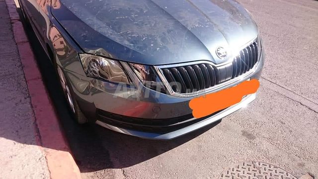 Capot et aile droite et 2 pneus 16 Skoda Octavia 