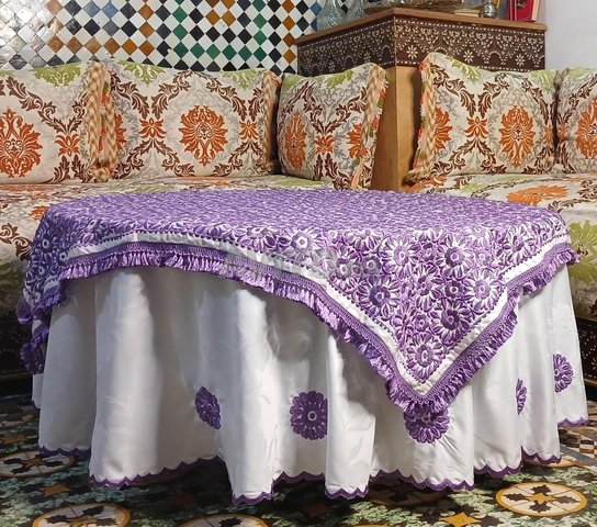 Nappe de Table Brodée Traditionnelle en Terz Rbati