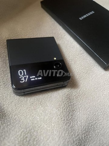 Samsung galaxy Z flip 4 128GB