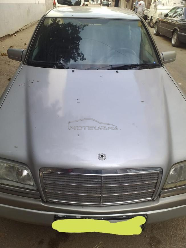 Mercedes-Benz 220