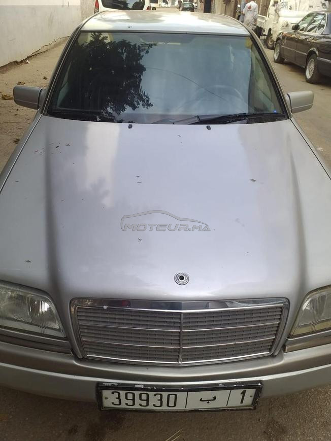 Mercedes-Benz 220